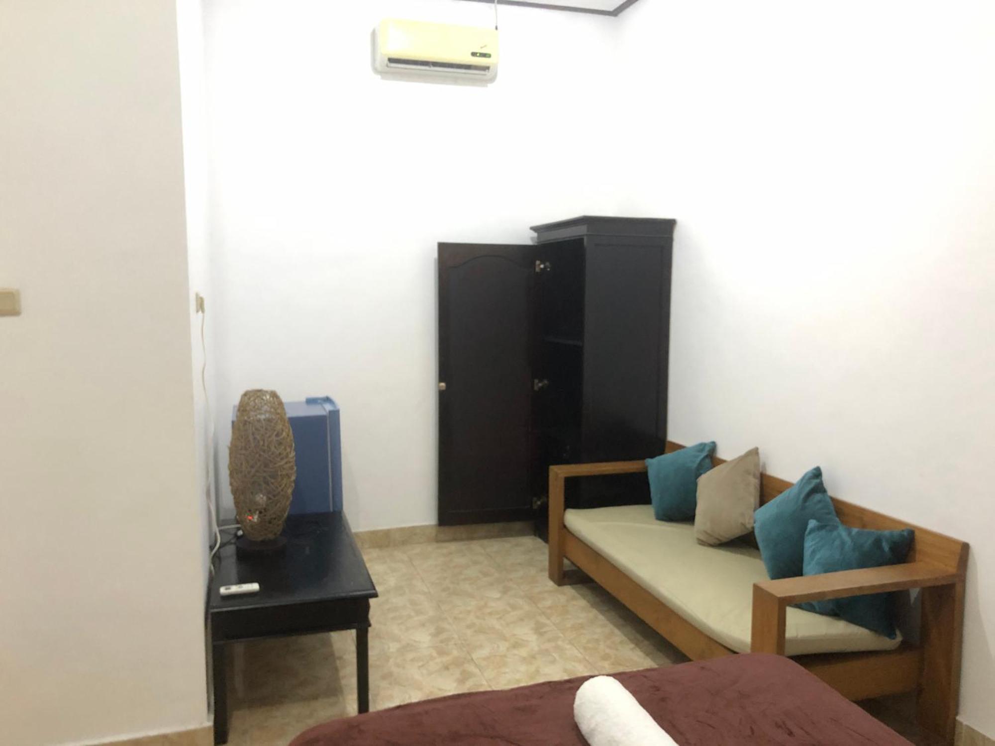 Pili Pili Homestay 6 Legian Esterno foto