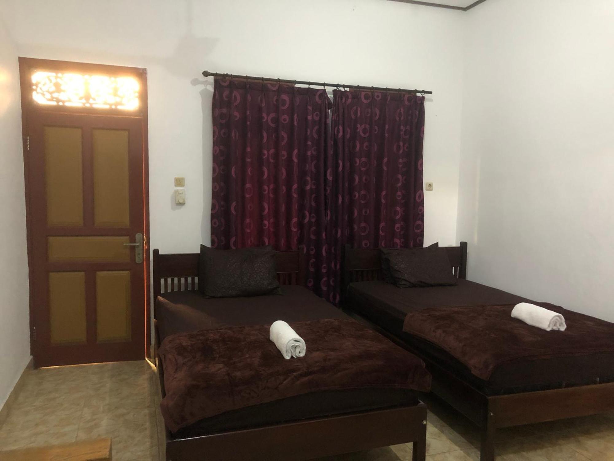 Pili Pili Homestay 6 Legian Esterno foto
